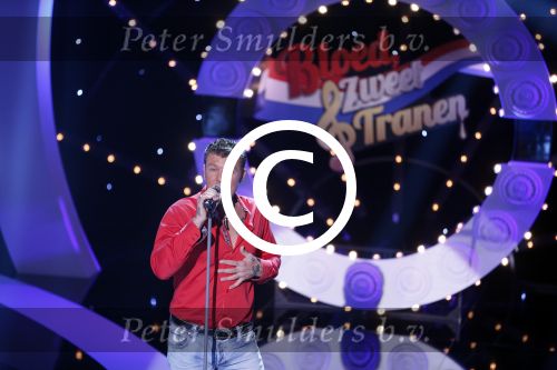 Hoofddorp 19 maart 2013
Opnames bloed zweet en tranen met Jeroen v d Boom en de juryleden Danny de Munk Roxeanne en Dre Hazes en Gerard Joling bij Claus partyhouse.
Peter Smulders bv
