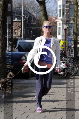 Amsterdam 5 maart 2013
Bridget Maasland laat haar hond uit.
Peter Smulders bv