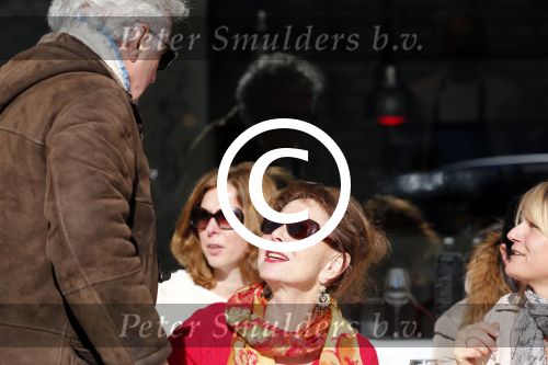 Amsterdam 4 maart 2013
Carolien v d Berg met een vriendin en Huub Stapel  op terras bij George.
Peter Smulders bv