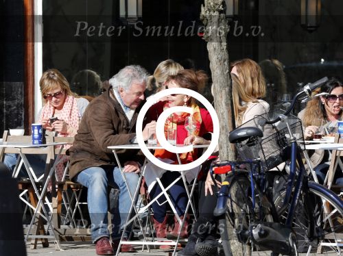 Amsterdam 4 maart 2013
Carolien v d Berg met een vriendin en Huub Stapel  op terras bij George.
Peter Smulders bv