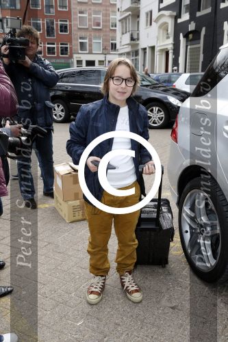 Amsterdam 6 maart 2013
Frans Bauer met Mariska Christiaan Frans Lucas en Jan in carre voor zijn 1000e optreden en de 8 e verjaardag van Frans Jr. Mariska heeft de taarten gemaakt.
Peter Smulders bv