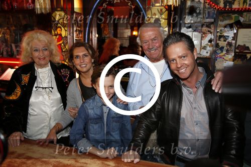 Amsterdam 11 maart 2013
Presentatie cd Danny de Munk uitgereikt door Gerard Joling.
Ook Danny zijn vrouw Jenny en zijn zoon waren aanwezig.
Peter Smulders bv