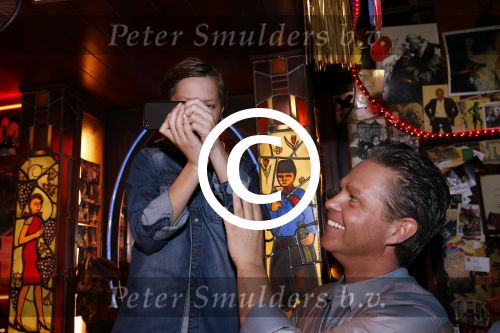 Amsterdam 11 maart 2013
Presentatie cd Danny de Munk uitgereikt door Gerard Joling.
Ook Danny zijn vrouw Jenny en zijn zoon waren aanwezig.
Peter Smulders bv