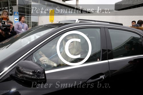 Schiphol 17 maart 2013
Badr Hari en Estelle Cruijff  komen terug van de K1 finale in Zagreb waar Badr zijn voet gebroken heeft . Badr wordt in een rolstoel naar zijn auto gebracht.
Peter Smulders bv