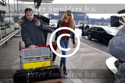 Schiphol 13 maart 2013
Badr Hari en Estelle Cruijff vertrekken vanaf schiphol naar Zagreb waar Badr een K1 event heeft.
Peter Smulders bv
