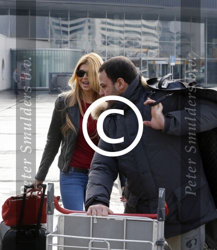 Schiphol 13 maart 2013
Badr Hari en Estelle Cruijff vertrekken vanaf schiphol naar Zagreb waar Badr een K1 event heeft.
Peter Smulders bv