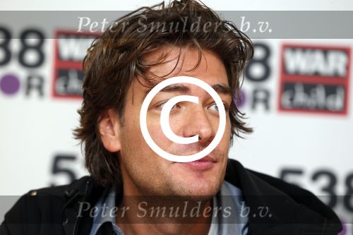Amsterdam 19 maart 2013
Marco Borsato, ex-kindsoldate Gabriela, 538 DJ\'s: Barry Paf, Frank Dane en Jeroen Nieuwenhuize bij persconferentie War Child en radio 538.
Peter Smulders bv