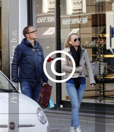 Amsterdam 4 maart 2013
Frank de Boer met zijn dochter Romy aan het winkelen op de pc hooftstraat.
Peter Smulders bv