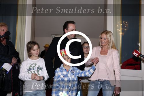 Amsterdam 6 maart 2013
Frans Bauer met Mariska Christiaan Frans Lucas en Jan in carre voor zijn 1000e optreden en de 8 e verjaardag van Frans Jr. Mariska heeft de taarten gemaakt.
Peter Smulders bv