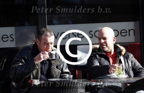 Amsterdam 4 maart 2013
Hans Barneveld ( Ben Cramer vriend) met vriend op terras op de cornelis schuytstraat.
Peter Smulder bv