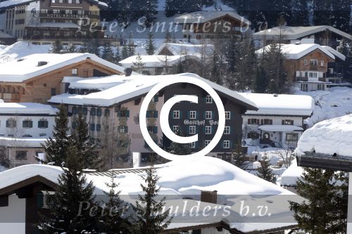 Lech, 27 Februari 2013
Wintersport, skieen
Linda de Mol met kinderen
Hotel Post Lech
Foto Peter Smulders BV