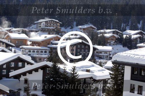Lech, 27 Februari 2013
Wintersport, skieen
Linda de Mol met kinderen
Hotel Post Lech
Foto Peter Smulders BV