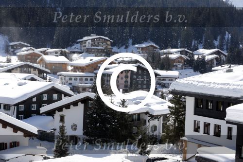 Lech, 27 Februari 2013
Wintersport, skieen
Linda de Mol met kinderen
Hotel Post Lech
Foto Peter Smulders BV