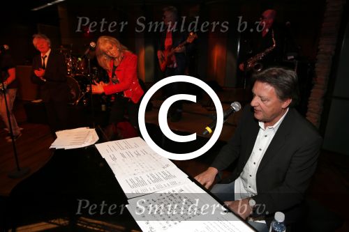 Hilversum 6 maart 2013
Presentatie cd Rock@R\'allstars in wisseloord studio\'s met oa Jan Rietman Jan Tuijp Marga Bult Dany Lademacher Ton op t Hof Jan Kooper en Albert Deinum.
Pdeter Smulders bv