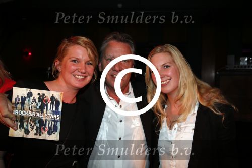 Hilversum 6 maart 2013
Presentatie cd Rock@R\'allstars in wisseloord studio\'s met oa Jan Rietman Jan Tuijp Marga Bult Dany Lademacher Ton op t Hof Jan Kooper en Albert Deinum. Jan met dochters
Pdeter Smulders bv