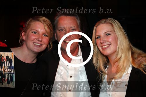 Hilversum 6 maart 2013
Presentatie cd Rock@R\'allstars in wisseloord studio\'s met oa Jan Rietman Jan Tuijp Marga Bult Dany Lademacher Ton op t Hof Jan Kooper en Albert Deinum. Jan met dochters
Pdeter Smulders bv