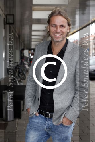 Amsterdam 14 maart 2013
Stop kindermisbruik bestaat nu 5 jaar en dat wordt gevierd in de Red Sun Amsterdam. Aanwezig de ambassadeurs Yolanthe Sneijder Cabau John Ewbank Vivian Reijs Arjan Erkel Froukje de Both Jim Bakkum Bettina Holwerda en Glennis Grace.
Peter Smulders bv