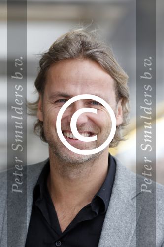 Amsterdam 14 maart 2013
Stop kindermisbruik bestaat nu 5 jaar en dat wordt gevierd in de Red Sun Amsterdam. Aanwezig de ambassadeurs Yolanthe Sneijder Cabau John Ewbank Vivian Reijs Arjan Erkel Froukje de Both Jim Bakkum Bettina Holwerda en Glennis Grace.
Peter Smulders bv