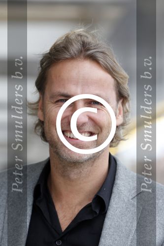 Amsterdam 14 maart 2013
Stop kindermisbruik bestaat nu 5 jaar en dat wordt gevierd in de Red Sun Amsterdam. Aanwezig de ambassadeurs Yolanthe Sneijder Cabau John Ewbank Vivian Reijs Arjan Erkel Froukje de Both Jim Bakkum Bettina Holwerda en Glennis Grace.
Peter Smulders bv