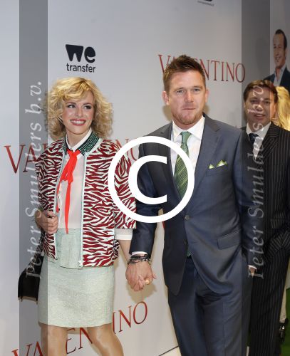 Amsterdam 18 maart 2013
Premiere Valentino in Tuschinski met in de hoofdrollen Najib Amhali Elise Schaap Johnny de Mol en Yolanthe Sneijder Cabau.mJohnny met zijn vriendin Josje Huisman
Peter Smulders bv