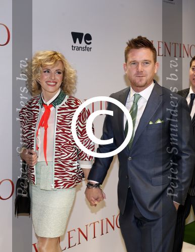 Amsterdam 18 maart 2013
Premiere Valentino in Tuschinski met in de hoofdrollen Najib Amhali Elise Schaap Johnny de Mol en Yolanthe Sneijder Cabau.mJohnny met zijn vriendin Josje Huisman
Peter Smulders bv