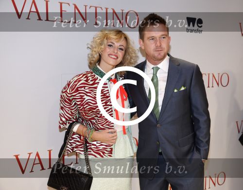 Amsterdam 18 maart 2013
Premiere Valentino in Tuschinski met in de hoofdrollen Najib Amhali Elise Schaap Johnny de Mol en Yolanthe Sneijder Cabau.mJohnny met zijn vriendin Josje Huisman
Peter Smulders bv