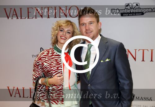 Amsterdam 18 maart 2013
Premiere Valentino in Tuschinski met in de hoofdrollen Najib Amhali Elise Schaap Johnny de Mol en Yolanthe Sneijder Cabau.mJohnny met zijn vriendin Josje Huisman
Peter Smulders bv