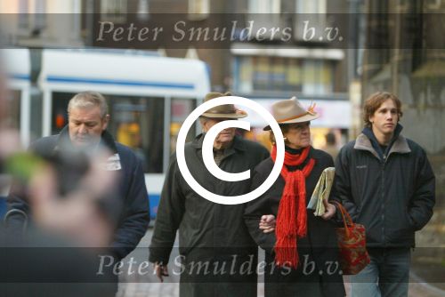 Amsterdam 28 december 2003
Prinses Maxima en Prinses Amalia wandelen met ouders Maxima en broer en zus bij Paleis op de Dam.Jorge Zorreguita en Carmen Zorreguita