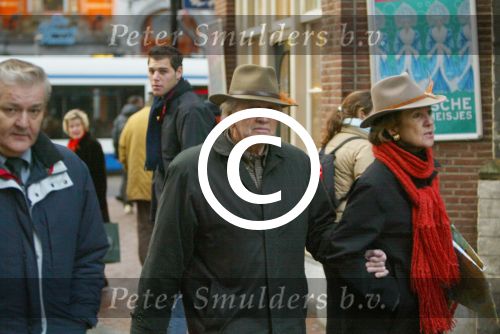 Amsterdam 28 december 2003
Prinses Maxima en Prinses Amalia wandelen met ouders Maxima en broer en zus bij Paleis op de Dam.Jorge Zorreguita en Carmen Zorreguita