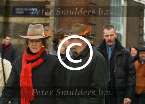 Amsterdam 28 december 2003
Prinses Maxima en Prinses Amalia wandelen met ouders Maxima en broer en zus bij Paleis op de Dam.Jorge Zorreguita en Carmen Zorreguita