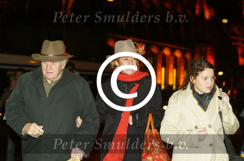 Amsterdam 28 december 2003
Prinses Maxima en Prinses Amalia wandelen met ouders Maxima en broer en zus bij Paleis op de Dam.Jorge Zorreguita en Carmen Zorreguita