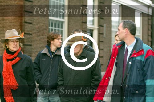 Amsterdam 28 december 2003
Prinses Maxima en Prinses Amalia wandelen met ouders Maxima en broer en zus bij Paleis op de Dam.
Peter Smulders bv