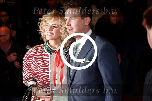 Amsterdam 18 maart 2013
Premiere Valentino in Tuschinski met in de hoofdrollen Najib Amhali Elise Schaap Johnny de Mol en Yolanthe Sneijder Cabau. Josje Huisman met piercing in haar neus
Peter Smulders bv