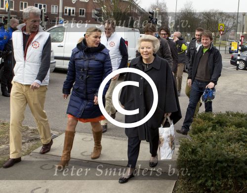 Dordrecht 15 maart 2013
Koningin Beatrix Prinses Margriet Tjalling ten Cate Prins Bernhard jr Prins Floris en Prins Bernhard jr voor NL DOET bij het Duurzaamheidscentrum  center) Weitzigt in Dordrecht.
Peter Smulders bv