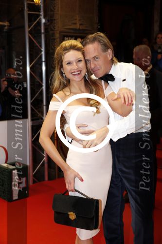Amsterdam 18 maart 2013
Premiere Valentino in Tuschinski met in de hoofdrollen Najib Amhali Elise Schaap Johnny de Mol en Yolanthe Sneijder Cabau. Jort Kelder met Lauren Verster
Peter Smulders bv