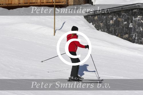 Lech, 27 Februari 2013
Wintersport, skieen
Linda de Mol met kinderen
Foto Peter Smulders BV