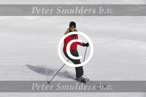 Lech, 27 Februari 2013
Wintersport, skieen
Linda de Mol met kinderen
Foto Peter Smulders BV