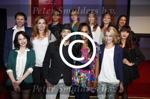 Hilversum 18 maart 2013
Perspresentatie nieuwe soap rtl V Malaika in studio 21.
            JASMINE SENDAR, LIZA SIPS, CURT FONTIN, NINA VAN KOPPEN, JUVAT WESTENDORP, GAMZE TARIM, ANKE ENGELS, TIM LINDE, ZAHRA OUAJIL, BETJE KOOLHAAS, OLAF MALMBERG, EVA SMID, MELISSA DROST, SJOERD DRAGTSMA
Peter Smulders bv
