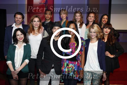 Hilversum 18 maart 2013
Perspresentatie nieuwe soap rtl V Malaika in studio 21.
            JASMINE SENDAR, LIZA SIPS, CURT FONTIN, NINA VAN KOPPEN, JUVAT WESTENDORP, GAMZE TARIM, ANKE ENGELS, TIM LINDE, ZAHRA OUAJIL, BETJE KOOLHAAS, OLAF MALMBERG, EVA SMID, MELISSA DROST, SJOERD DRAGTSMA
Peter Smulders bv
