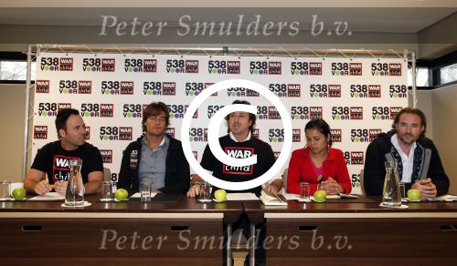Amsterdam 19 maart 2013
Marco Borsato, ex-kindsoldate Gabriela, 538 DJ\'s: Barry Paf, Frank Dane en Jeroen Nieuwenhuize bij persconferentie War Child en radio 538.
Peter Smulders bv