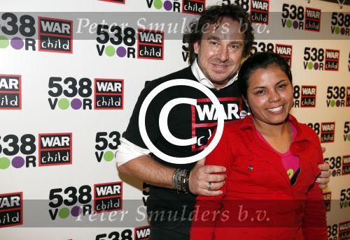 Amsterdam 19 maart 2013
Marco Borsato, ex-kindsoldate Gabriela, 538 DJ\'s: Barry Paf, Frank Dane en Jeroen Nieuwenhuize bij persconferentie War Child en radio 538.
Peter Smulders bv