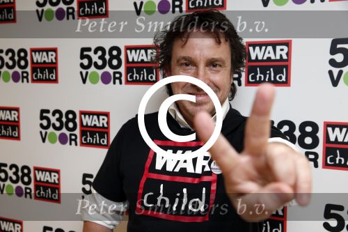 Amsterdam 19 maart 2013
Marco Borsato, ex-kindsoldate Gabriela, 538 DJ\'s: Barry Paf, Frank Dane en Jeroen Nieuwenhuize bij persconferentie War Child en radio 538.
Peter Smulders bv