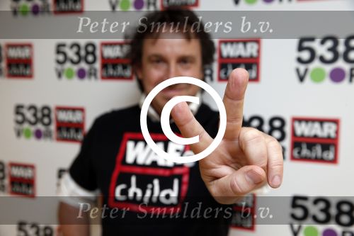 Amsterdam 19 maart 2013
Marco Borsato, ex-kindsoldate Gabriela, 538 DJ\'s: Barry Paf, Frank Dane en Jeroen Nieuwenhuize bij persconferentie War Child en radio 538.
Peter Smulders bv