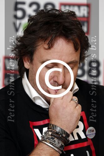 Amsterdam 19 maart 2013
Marco Borsato, ex-kindsoldate Gabriela, 538 DJ\'s: Barry Paf, Frank Dane en Jeroen Nieuwenhuize bij persconferentie War Child en radio 538.
Peter Smulders bv