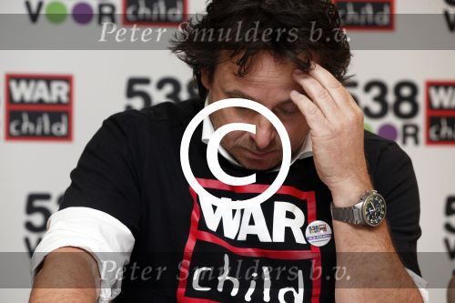 Amsterdam 19 maart 2013
Marco Borsato, ex-kindsoldate Gabriela, 538 DJ\'s: Barry Paf, Frank Dane en Jeroen Nieuwenhuize bij persconferentie War Child en radio 538.
Peter Smulders bv
