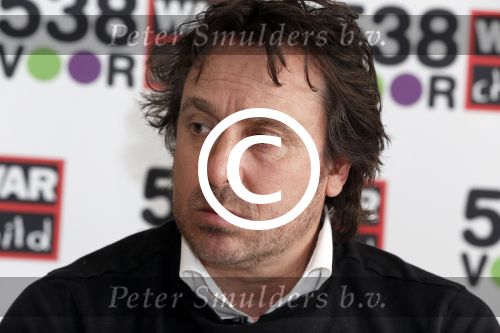 Amsterdam 19 maart 2013
Marco Borsato, ex-kindsoldate Gabriela, 538 DJ\'s: Barry Paf, Frank Dane en Jeroen Nieuwenhuize bij persconferentie War Child en radio 538.
Peter Smulders bv