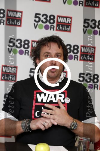 Amsterdam 19 maart 2013
Marco Borsato, ex-kindsoldate Gabriela, 538 DJ\'s: Barry Paf, Frank Dane en Jeroen Nieuwenhuize bij persconferentie War Child en radio 538.
Peter Smulders bv