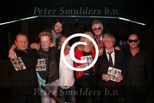 Hilversum 6 maart 2013
Presentatie cd Rock@R\'allstars in wisseloord studio\'s met oa Jan Rietman Jan Tuijp Marga Bult Dany Lademacher Ton op t Hof Jan Kooper en Albert Deinum.
Pdeter Smulders bv