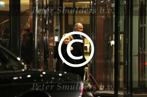 Amsterdam Breukelen 11 maart 2013
Mariska v Kolck met nieuwe vriend Rick Meijer bij het okura hotel en dasarna kussend bij haar huis in Breukelen.
Peter Smulders bv