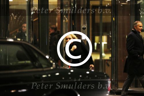 Amsterdam Breukelen 11 maart 2013
Mariska v Kolck met nieuwe vriend Rick Meijer bij het okura hotel en dasarna kussend bij haar huis in Breukelen.
Peter Smulders bv
